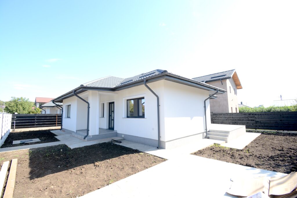 Casă de vânzare în Breazu, Aleea Pădurii – 85 mp utili, 360 mp teren, 4 camere, încălzire în pardoseală.